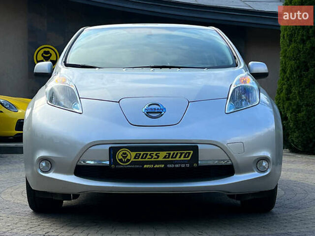 Серый Ниссан Лиф, объемом двигателя 0 л и пробегом 100 тыс. км за 8300 $, фото 1 на Automoto.ua