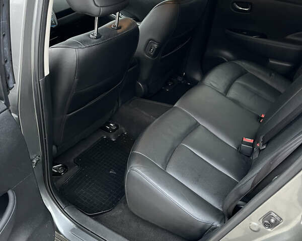 Серый Ниссан Лиф, объемом двигателя 0 л и пробегом 92 тыс. км за 8600 $, фото 51 на Automoto.ua