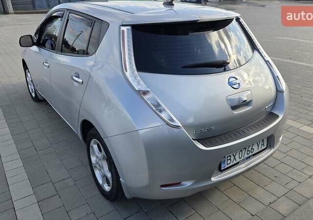 Сірий Ніссан Ліф, об'ємом двигуна 0 л та пробігом 110 тис. км за 7700 $, фото 22 на Automoto.ua