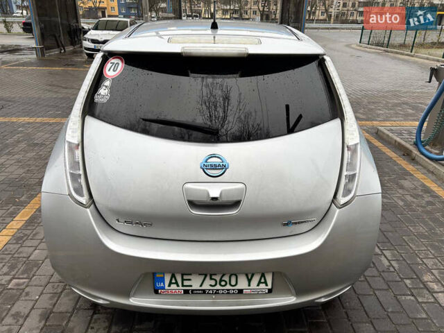 Сірий Ніссан Ліф, об'ємом двигуна 0 л та пробігом 115 тис. км за 7100 $, фото 4 на Automoto.ua