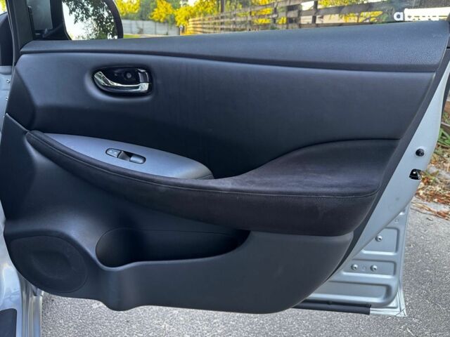 Серый Ниссан Лиф, объемом двигателя 0 л и пробегом 80 тыс. км за 10540 $, фото 27 на Automoto.ua