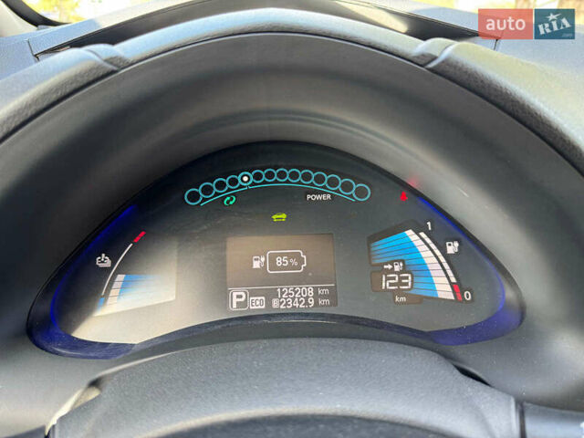 Сірий Ніссан Ліф, об'ємом двигуна 0 л та пробігом 125 тис. км за 7990 $, фото 24 на Automoto.ua