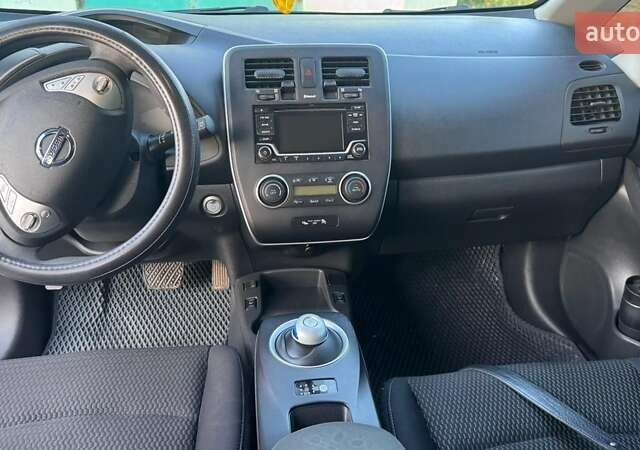 Ниссан Лиф 2016 в Харькове на Automoto.ua Серый Ниссан Лиф, объемом двигателя 0 л и пробегом 109 тыс. км за 7400 $, фото 9 на Automoto.ua