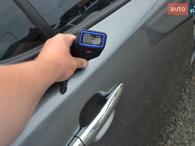 Серый Ниссан Лиф, объемом двигателя 0 л и пробегом 56 тыс. км за 8000 $, фото 32 на Automoto.ua