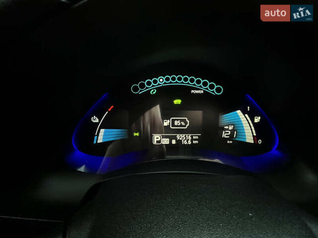 Серый Ниссан Лиф, объемом двигателя 0 л и пробегом 92 тыс. км за 8600 $, фото 64 на Automoto.ua