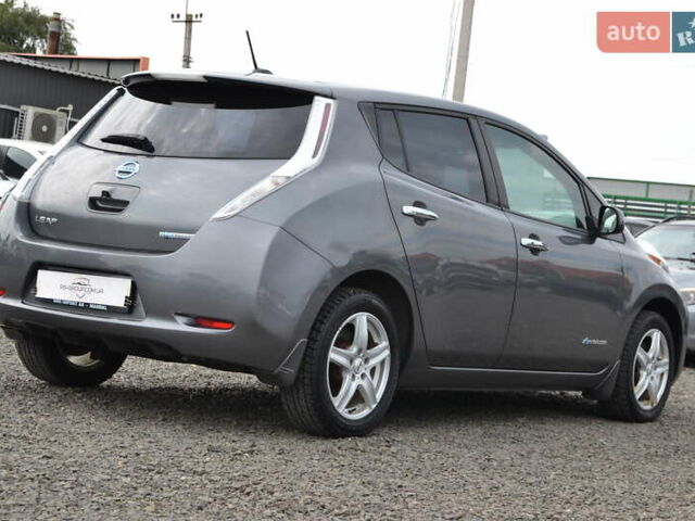 Серый Ниссан Лиф, объемом двигателя 0 л и пробегом 56 тыс. км за 8000 $, фото 7 на Automoto.ua