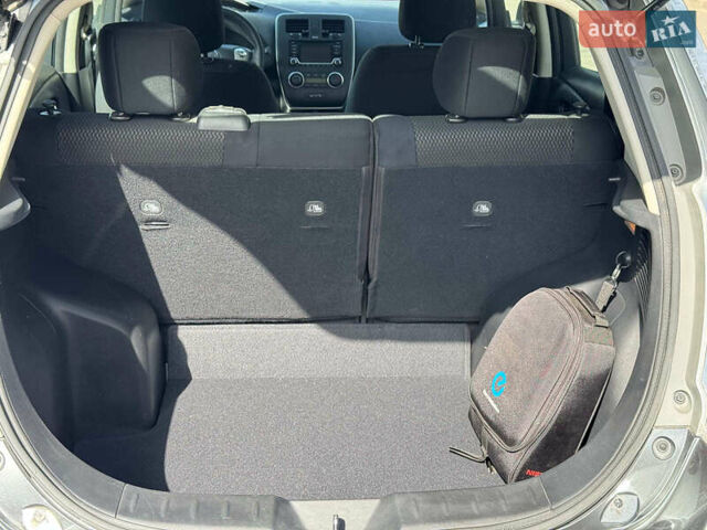 Сірий Ніссан Ліф, об'ємом двигуна 0 л та пробігом 125 тис. км за 7990 $, фото 15 на Automoto.ua