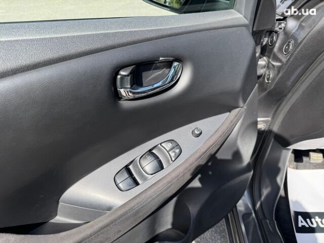 Серый Ниссан Лиф, объемом двигателя 0 л и пробегом 125 тыс. км за 7990 $, фото 19 на Automoto.ua