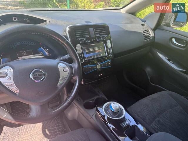Серый Ниссан Лиф, объемом двигателя 0 л и пробегом 78 тыс. км за 7100 $, фото 12 на Automoto.ua