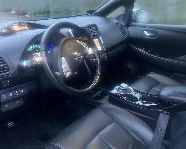 Серый Ниссан Лиф, объемом двигателя 0 л и пробегом 82 тыс. км за 7199 $, фото 12 на Automoto.ua