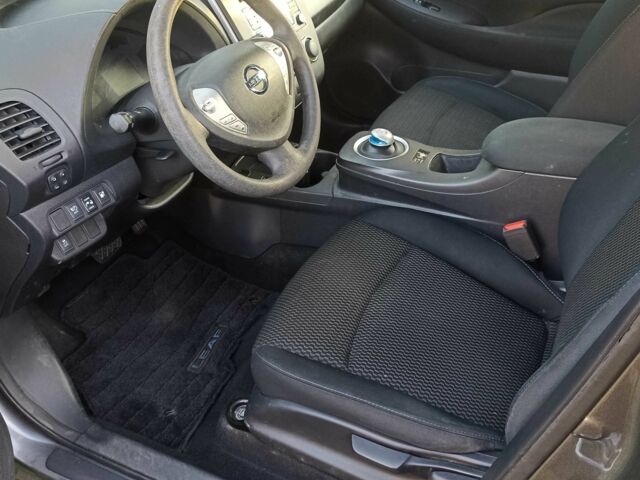 Серый Ниссан Лиф, объемом двигателя 0 л и пробегом 92 тыс. км за 6200 $, фото 1 на Automoto.ua