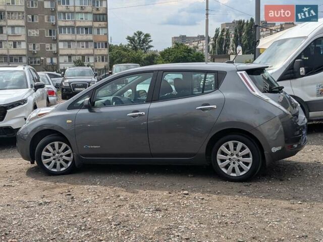 Серый Ниссан Лиф, объемом двигателя 0 л и пробегом 75 тыс. км за 8900 $, фото 13 на Automoto.ua