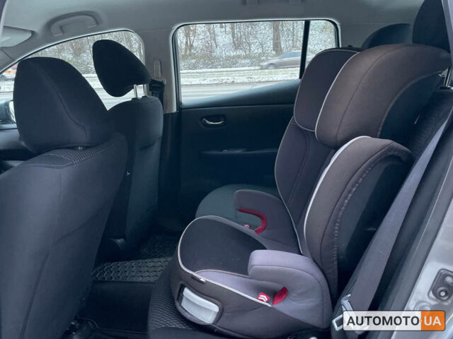 Сірий Ніссан Ліф, об'ємом двигуна 24 л та пробігом 70 тис. км за 8500 $, фото 15 на Automoto.ua