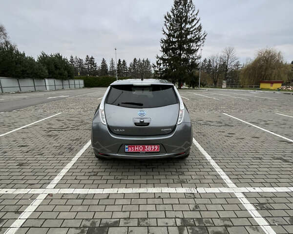 Серый Ниссан Лиф, объемом двигателя 0 л и пробегом 92 тыс. км за 8600 $, фото 19 на Automoto.ua