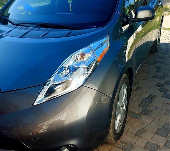 Серый Ниссан Лиф, объемом двигателя 80 л и пробегом 95 тыс. км за 8000 $, фото 5 на Automoto.ua