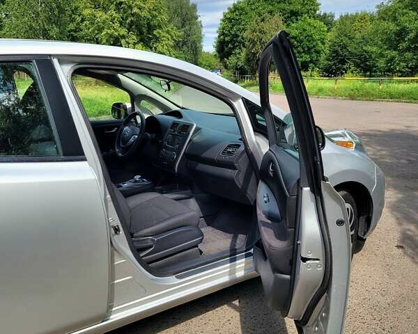 Сірий Ніссан Ліф, об'ємом двигуна 0 л та пробігом 89 тис. км за 8299 $, фото 12 на Automoto.ua