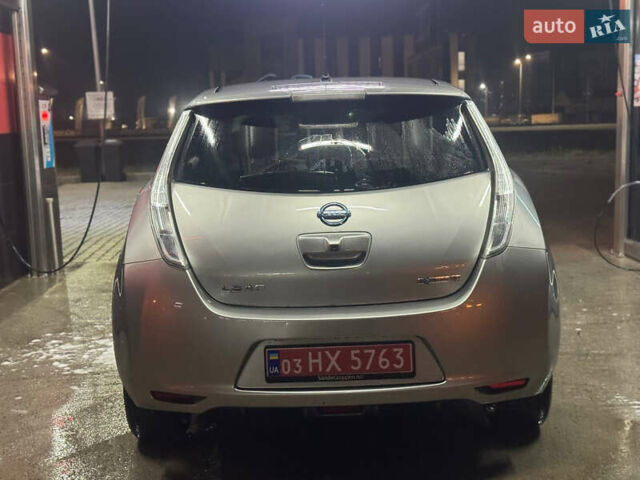 Сірий Ніссан Ліф, об'ємом двигуна 0 л та пробігом 123 тис. км за 6999 $, фото 6 на Automoto.ua