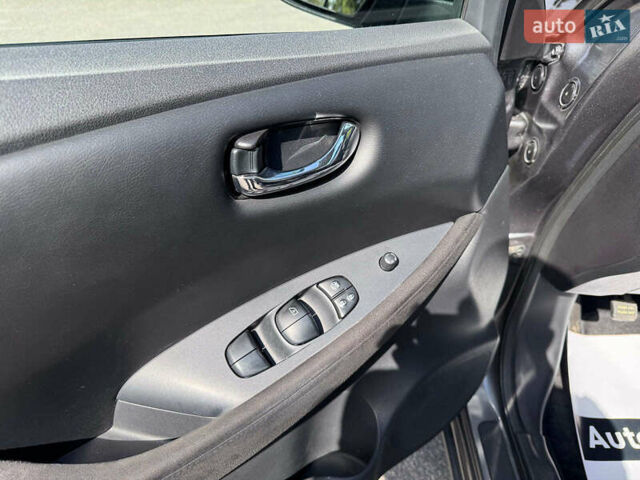 Сірий Ніссан Ліф, об'ємом двигуна 0 л та пробігом 125 тис. км за 7990 $, фото 19 на Automoto.ua