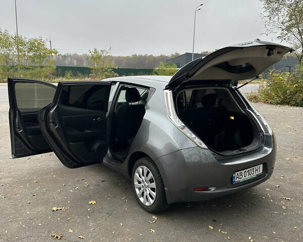 Сірий Ніссан Ліф, об'ємом двигуна 0 л та пробігом 106 тис. км за 8300 $, фото 9 на Automoto.ua