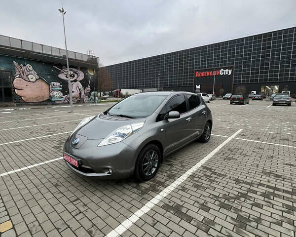 Серый Ниссан Лиф, объемом двигателя 0 л и пробегом 92 тыс. км за 8600 $, фото 21 на Automoto.ua