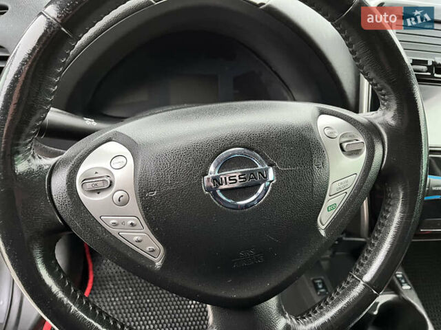 Серый Ниссан Лиф, объемом двигателя 0 л и пробегом 78 тыс. км за 8700 $, фото 13 на Automoto.ua