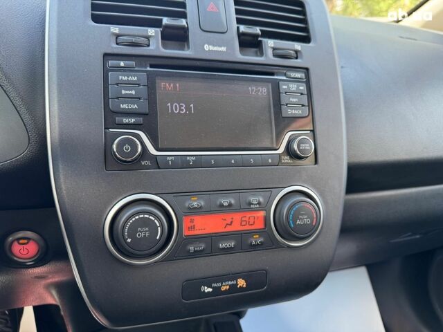 Серый Ниссан Лиф, объемом двигателя 0 л и пробегом 125 тыс. км за 7990 $, фото 26 на Automoto.ua