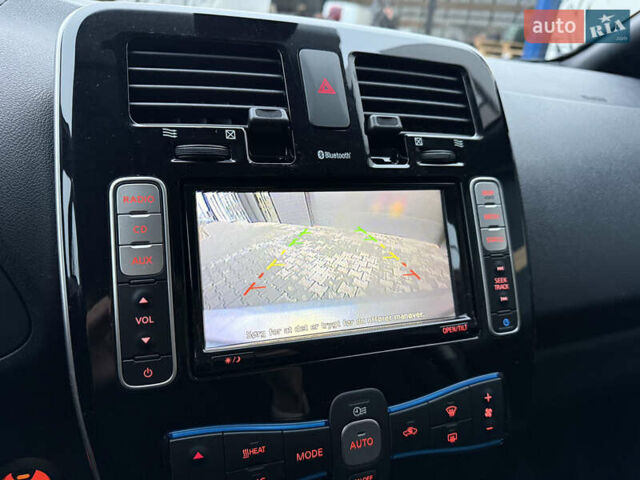 Серый Ниссан Лиф, объемом двигателя 0 л и пробегом 96 тыс. км за 7300 $, фото 9 на Automoto.ua