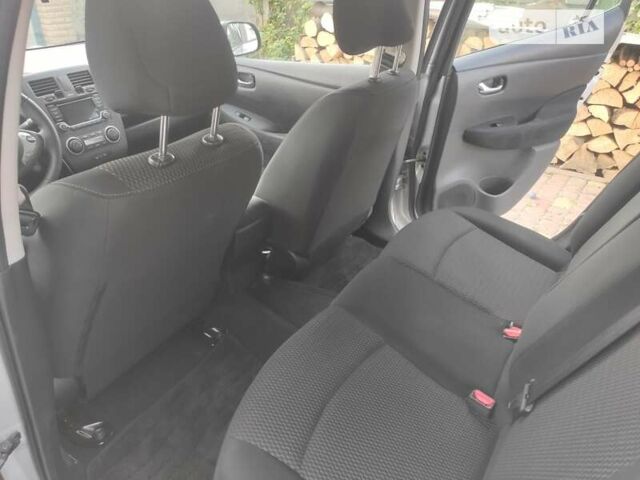 Серый Ниссан Лиф, объемом двигателя 0 л и пробегом 61 тыс. км за 8000 $, фото 17 на Automoto.ua