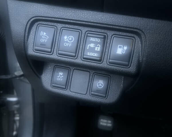 Серый Ниссан Лиф, объемом двигателя 0 л и пробегом 82 тыс. км за 7199 $, фото 16 на Automoto.ua