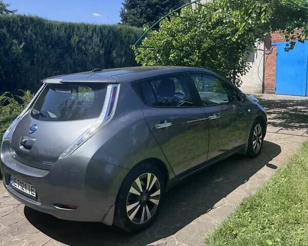 Серый Ниссан Лиф, объемом двигателя 0 л и пробегом 78 тыс. км за 7100 $, фото 11 на Automoto.ua
