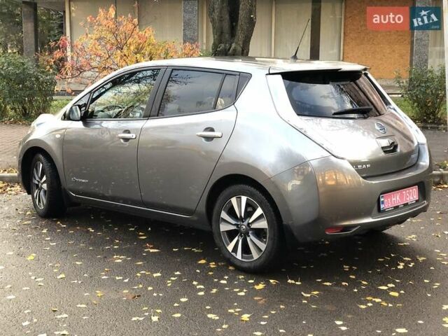 Серый Ниссан Лиф, объемом двигателя 0 л и пробегом 140 тыс. км за 7700 $, фото 6 на Automoto.ua