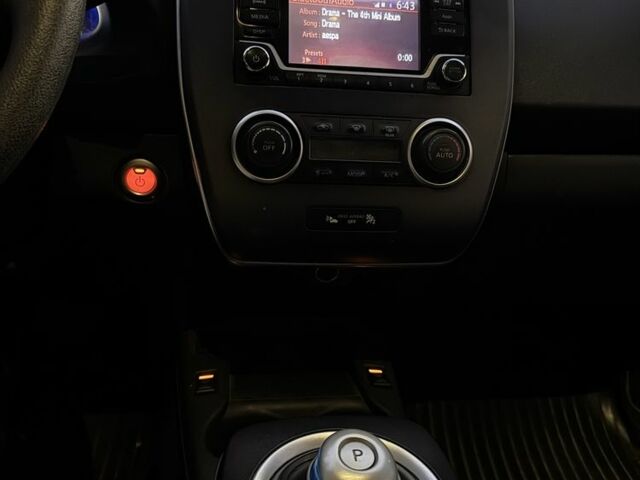 Серый Ниссан Лиф, объемом двигателя 0 л и пробегом 106 тыс. км за 7100 $, фото 5 на Automoto.ua