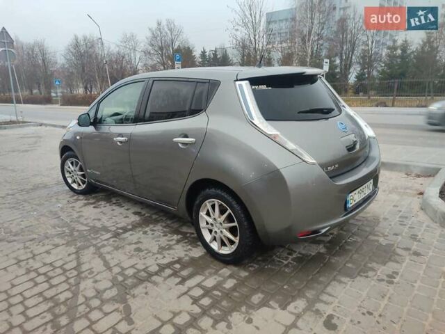 Сірий Ніссан Ліф, об'ємом двигуна 0 л та пробігом 220 тис. км за 5600 $, фото 3 на Automoto.ua