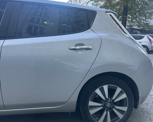 Ниссан Лиф 2016 в Ивано-Франковске на Automoto.ua Серый Ниссан Лиф, объемом двигателя 0 л и пробегом 82 тыс. км за 8199 $, фото 3 на Automoto.ua