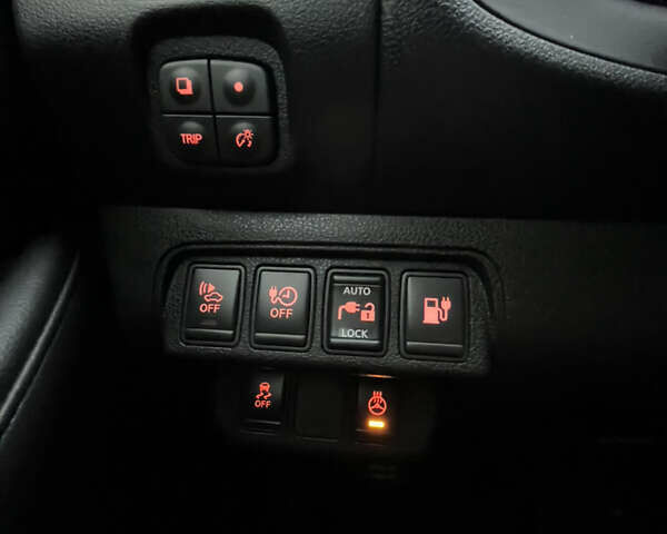 Серый Ниссан Лиф, объемом двигателя 0 л и пробегом 92 тыс. км за 8600 $, фото 60 на Automoto.ua