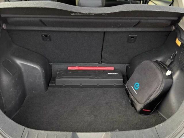 Серый Ниссан Лиф, объемом двигателя 0 л и пробегом 89 тыс. км за 7400 $, фото 5 на Automoto.ua