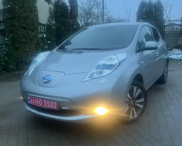 Серый Ниссан Лиф, объемом двигателя 0 л и пробегом 82 тыс. км за 7199 $, фото 3 на Automoto.ua