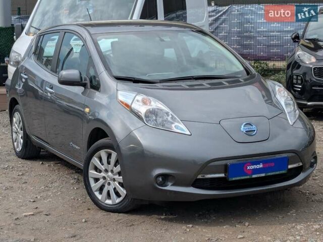 Серый Ниссан Лиф, объемом двигателя 0 л и пробегом 75 тыс. км за 8900 $, фото 10 на Automoto.ua