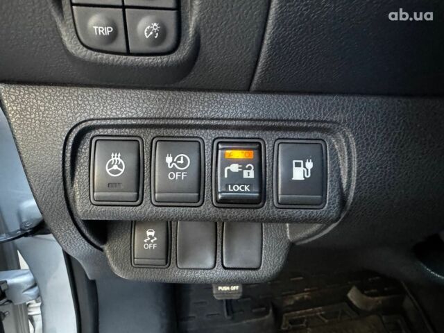 Серый Ниссан Лиф, объемом двигателя 0 л и пробегом 80 тыс. км за 10540 $, фото 14 на Automoto.ua