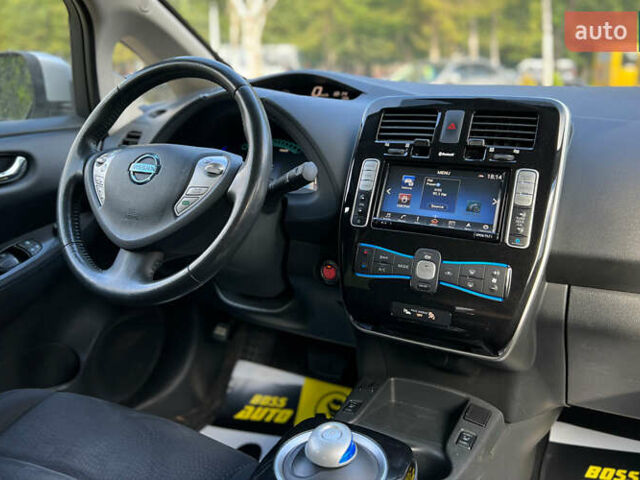 Серый Ниссан Лиф, объемом двигателя 0 л и пробегом 100 тыс. км за 8300 $, фото 15 на Automoto.ua