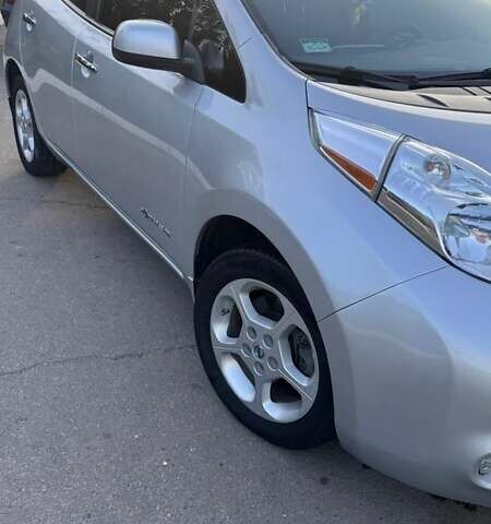 Ниссан Лиф 2016 в Харькове на Automoto.ua Серый Ниссан Лиф, объемом двигателя 0 л и пробегом 109 тыс. км за 7400 $, фото 5 на Automoto.ua