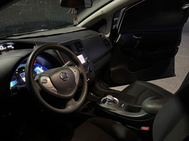 Серый Ниссан Лиф, объемом двигателя 0 л и пробегом 106 тыс. км за 7100 $, фото 7 на Automoto.ua