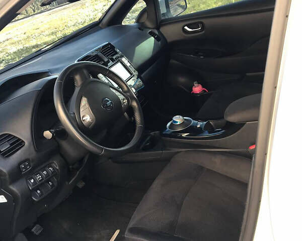 Сірий Ніссан Ліф, об'ємом двигуна 0 л та пробігом 115 тис. км за 7100 $, фото 8 на Automoto.ua