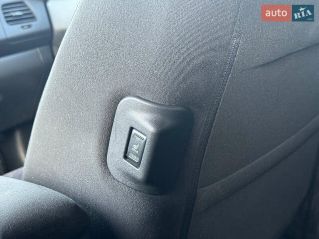 Серый Ниссан Лиф, объемом двигателя 0 л и пробегом 119 тыс. км за 7800 $, фото 22 на Automoto.ua