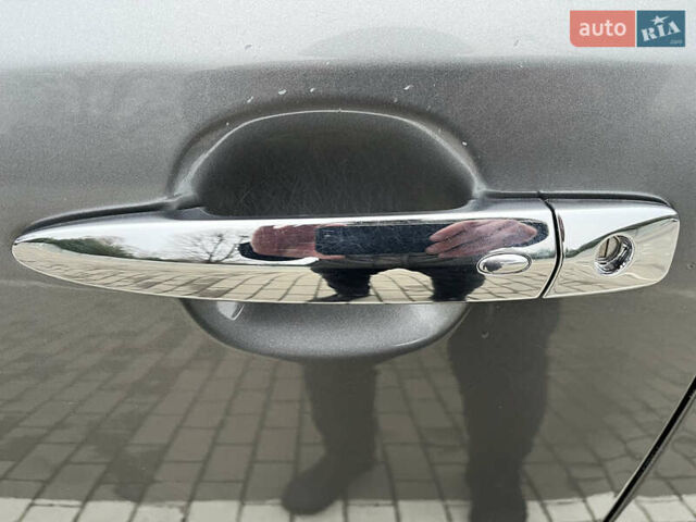 Серый Ниссан Лиф, объемом двигателя 0 л и пробегом 92 тыс. км за 8600 $, фото 28 на Automoto.ua