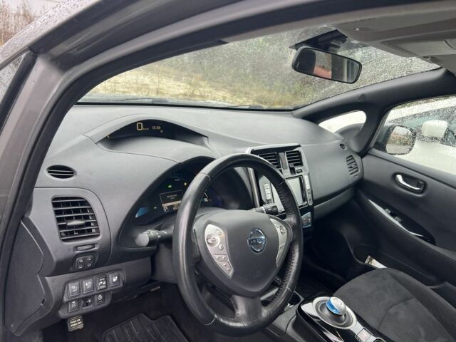 Серый Ниссан Лиф, объемом двигателя 0 л и пробегом 129 тыс. км за 7900 $, фото 6 на Automoto.ua