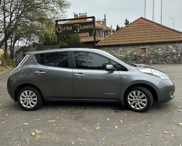 Сірий Ніссан Ліф, об'ємом двигуна 0 л та пробігом 106 тис. км за 8300 $, фото 24 на Automoto.ua