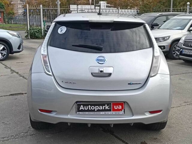 Серый Ниссан Лиф, объемом двигателя 0 л и пробегом 145 тыс. км за 6940 $, фото 7 на Automoto.ua