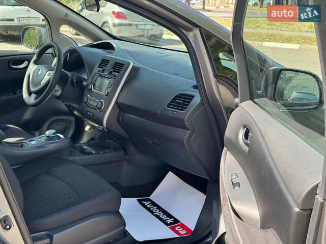 Сірий Ніссан Ліф, об'ємом двигуна 0 л та пробігом 125 тис. км за 7990 $, фото 14 на Automoto.ua