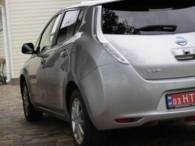 Сірий Ніссан Ліф, об'ємом двигуна 0 л та пробігом 111 тис. км за 8300 $, фото 2 на Automoto.ua